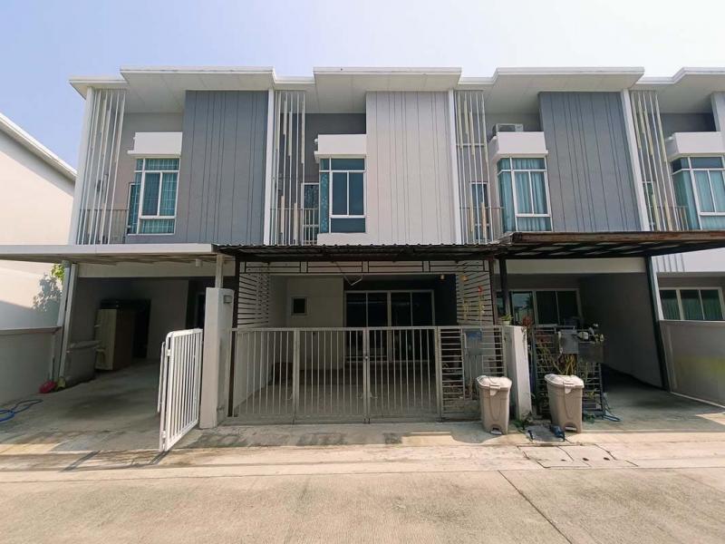   ขาย บ้านเดี่ยว/ทาวน์เฮ้าส์/คอนโด โครงการ  ขาย ทาวน์เฮ้าส์ ซิตี้เซนส์ ศาลายา  ถนน ศาลายา-นครชัยศรี(4006) ตำบล ศาลายา อำเภอ พุทธมณฑล จังหวัด นครปฐม   ราคาโปรโมชั่น      2,135,000            บาท    ลดจาก     2,429,000        บาท ราคาโปรโมชั่นตั้งแต่วันที่  2 มีนาคม - 31 พฤษภาคม 2569  รายละเอียดทรัพย์  -  เนื้อที่ 18.80 ตร.ว. พื้นที่ใช้สอย 120.00 ตร.ม.  -  1 ที่จอดรถ   -  หันไปทางทิศ  ใต้  พิกัดทรัพย์ :  https://maps.app.goo.gl/VKuPqSDVV2MHofQm6  สถานที่ใกล้