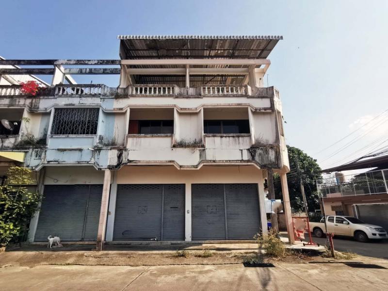   ขาย บ้านเดี่ยว/ทาวน์เฮ้าส์/คอนโด โครงการ ขาย อาคารพาณิชย์ ชุมชนแจ่งหัวริน   ซอย เทศบาล 18 ถนน เชียงใหม่-ฝาง (107) ตำบล เวียง อำเภอ ฝาง จังหวัด เชียงใหม่  ราคาโปรโมชั่น  1,923,000  บาท    ลดจาก  2,720,000     บาท ราคาโปรโมชั่นตั้งแต่วันที่  2 มีนาคม - 31 พฤษภาคม 2569  รายละเอียดทรัพย์ -  เนื้อที่ 43.40 ตร.ว  พื้นที่ใช้สอย 435.6 ตร.ม. -  บ้านหันไปทางทิศ ใต้  พิกัดทรัพย์ :  https://maps.app.goo.gl/DxQonezR8L8T6AF76  สถานที่ใกล้เคียง   -  ที่�