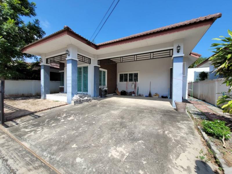   ขาย บ้านเดี่ยว/ทาวน์เฮ้าส์/คอนโด โครงการ  ขายบ้านเดี่ยว ศักดิ์สิริ นิคมพัฒนา   ซอย นิคมพัฒนา 12 ตำบล นิคมพัฒนา อำเภอ นิคมพัฒนา จังหวัด  ราคาโปรโมชั่น   1,933,000   บาท    ลดจาก   2,420,000    บาท ราคาโปรโมชั่นตั้งแต่วันที่  2 มีนาคม - 31 พฤษภาคม 2569  รายละเอียดทรัพย์-  เนื้อที่ 52.50 ตร.ว.   พื้นที่ใช้สอย 83.25 ตร.ม.  -  บ้านหันไปทางทิศ  ตะวันตกเฉียงใต้  พิกัดทรัพย์ :  https://maps.app.goo.gl/JzxerdDLxtVsgQa96  สถานที่ใกล้เคียง   -   ว�