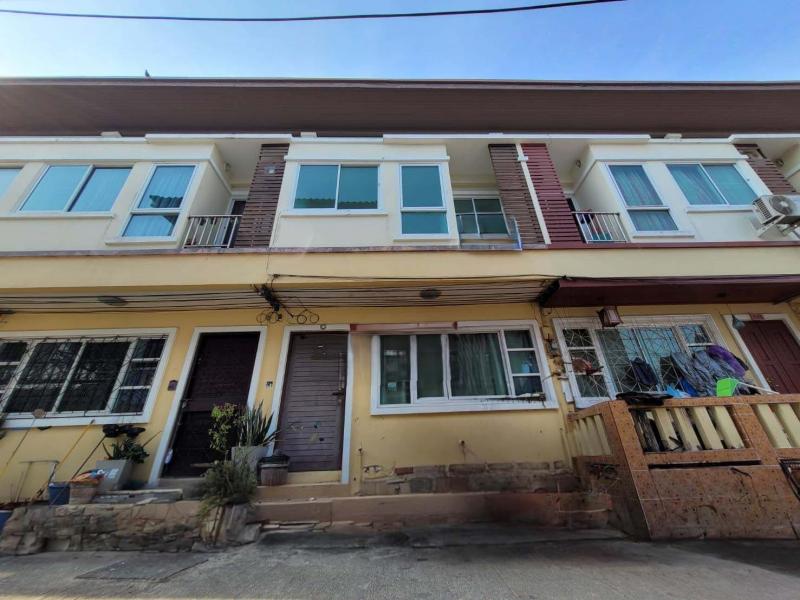 ขาย บ้านเดี่ยว/ทาวน์เฮ้าส์/คอนโด โครงการ ขาย อาคารพาณิชย์ พิศิษฐ์กรณีย์ กระทู้ ภูเก็ต ซอย พิศิษฐ์กรณีย์ 11 ถนน พิศิษฐ์กรณีย์ ตำบล ป่าตอง อำเภอ กะทู้ จังหวัด ภูเก็ต  ราคาโปรโมชั่น   2,142,000    บาท    ลดจาก   2,960,000  บาท ราคาโปรโมชั่นตั้งแต่วันที่  2 มีนาคม - 31 พฤษภาคม 2569  รายละเอียดทรัพย์ -  เนื้อที่ 12.30 ตร.ว.  พื้นที่ใช้สอย 86.25 ตร.ม. -  บ้านหันไปทางทิศ เหนือ   พิกัดทรัพย์ : https://maps.app.goo.gl/uAXfgSixbY2oa6xw7  สถาน