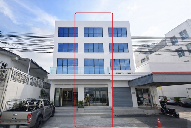 ให้เช่า เดอะมอลล์ บางกะปิ 800ม.ถนนลาดพร้าว 117-121 อาคารพาณิชย์ 3.5ชั้น MRTลำสาลี 900 ม.1-2นอน 2 ห้องน้ำ ใกล้แฮปปี้แลนด์300 ม.22-24,999B-M เหมาะสำนักงาน คลินิก อยู่อาศัย ขนาด 15 ตร.ว. 210 ตร.ม.Ladprao Road 117-121 Commercial building 3.5Storeys for rent The Mall Bangkapi 800m.MRT Lam Sali 900 m. 1-2bed and 2bath near Happyland300m. 22-24,999B-M Yellow Line MRT stations within 1 km2 spacious usable area suitable for office clinic or residence land size 13.5 sq.wah and 180 sq.m.ถนนลาดพร้าว 117-121 แฮปปี้แลนด์ แขวงคลองจั่น เขตบางกะปิ จังหวัดกรุงเทพมหานครขนาดที่ดิน 15 ตารางวา พื้นท