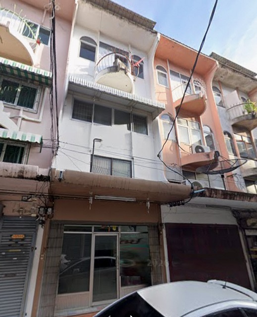 อาคารพร้อมหน้าร้านค้าชั้นล่าง ถนนนวมินทร์ 101-109 ขาย-เช่าอาคารพาณิชย์ 3 ชั้น 4 นอน 4 น้ำ ใกล้ ตลาดปัฐวิกรณ์ 850 ม.และห้องเช่าชั้นบน พื้นที่ใช้สอยกว้าง 25 ตร.ว.300 ตร.ม.9,999 B-M. ขาย 4.49 ลบ. เหมาะทำธุรกิจ สำนักงาน หรืออยู่อาศัย ทำเลนวมินทร์ ใกล้แฟชั่นไอส์แลนด์ 2.6 กม.แหล่งชุมชนขนาดใหญ่ และสิ่งอำนวยความสะดวกครบNawamin Road 101-109 For Sale/Rent 3 story commercial building with 4 bed 4 bath 850 m. from Patthavikorn Market the building includes a ground floor shop and rental rooms on the upper floors spacious us