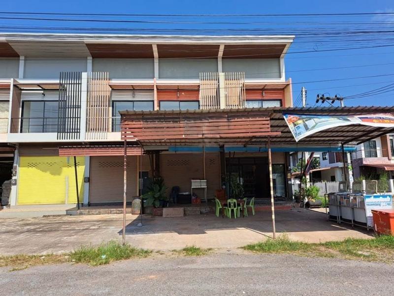  ขาย บ้านเดี่ยว/ทาวน์เฮ้าส์/คอนโด โครงการ  ขาย อาคารพาณิชย์ เบญจพล 3  ถนน สายวัดมะปริง-ค้อล่าง ตำบล วัดประดู่ อำเภอ เมืองสุราษฎร์ธานี สุราษฎร์ธานี  ราคาโปรโมชั่น 1,874,000   บาท    ลดจาก    2,640,000   บาท ราคาโปรโมชั่นตั้งแต่วันที่  2 มีนาคม - 31 พฤษภาคม 2569  รายละเอียดทรัพย์ -  เนื้อที่ 20.00 ตร.ว.  พื้นที่ใช้สอย 128.4 ตร.ม.  -  บ้านหันไปทางทิศ ตะวันตก  พิกัดทรัพย์ : https://maps.app.goo.gl/PtADCGNhUriYrHpt8  สถานที่ใกล้เคียง   -  