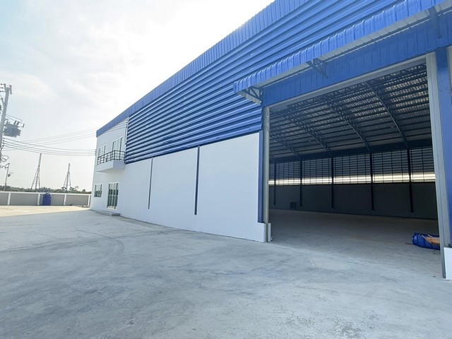     ให้เช่าโรงงานให้เช่าโกดังอยู่ โคกขาม เมือง สมุทรสาคร ปล่อยเช่าโกดังสร้างใหม่ 2 หลัง พร้อมเข้าอยู่บนที่ดิน 3 ไร่ พื้นที่ใช้สอย 2,500 ตรม ผังชมพู  อ.โคกขาม สมุทรสาคร  ขอใบอนุมัติ ร.ง 4 ได้ - โกดังใหญ่พื้นที่โกดัง 1,100 ตรม.- พื้นที่ออฟฟิต 3 ชั้น รวม 498 ตรม.- โกดังเล็ก พื้นที่โกดัง 710 ตรม.- พื้นที่ออฟฟิต 2 ชั้น รวม 228 ตรม.- พื้นที่รอบๆ 2500 ตรม. -พื้นโกดัง รับน้ำหนักได้ 3ตัน/ ตรม-ในโกดัง มีห