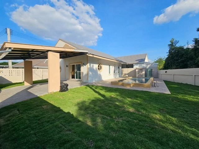 Pool Villa สุดคุ้ม ขาย 4.99 ล้าน 98.5 ตรว. #สันผักหวาน #หางดง บ้านเดี่ยวชั้นเดียว #บิ้วอินพร้อมอยู่ เป็นส่วนตัว เงียบสงบ อยู่เองก็สบาย ปล่อยเช่าก็กำไรดี!รายละเอียดบ้านเนื้อที่ดิน 98.5 ตารางวา3 ห้องนอน2 ห้องน้ำสระว่ายน้ำส่วนตัว ขนาด 4 × 7 เมตรบ้านชั้นเดียว ฟังก์ชันลงตัว ใช้งานสะดวก#บ้านนอกโครงการ ให้ความเป็นส่วนตัวสูง บรรยากาศเงียบสงบจุดเด่นน่าสนใจทำเลดี ใกล้ชุมชน แต่ไม่วุ�