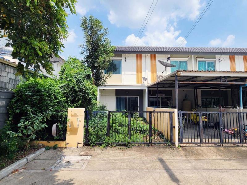   ขาย บ้านเดี่ยว/ทาวน์เฮ้าส์/คอนโด โครงการ ขาย ทาวน์เฮ้าส์ พฤกษา 96/2 รังสิต-คลองหลวง    ถนน เลียบคลองสอง ตำบล คลองสอง อำเภอ คลองหลวง จังหวัด ปทุมธานี  ราคาโปรโมชั่น 1,847,000    บาท    ลดจาก   2,000,000   บาท ราคาโปรโมชั่นตั้งแต่วันที่  2 มีนาคม - 31 พฤษภาคม 2569  รายละเอียดทรัพย์ -  เนื้อที่ 25.20 ตร.ว.   พื้นที่ใช้สอย 72.00 ตร.ม.  -  บ้านหันไปทางทิศ ตะวันตก  พิกัดทรัพย์ :  https://maps.app.goo.gl/jAZx1Fb3ngTjjKkK8  สถานที่ใกล้เคียง   -  