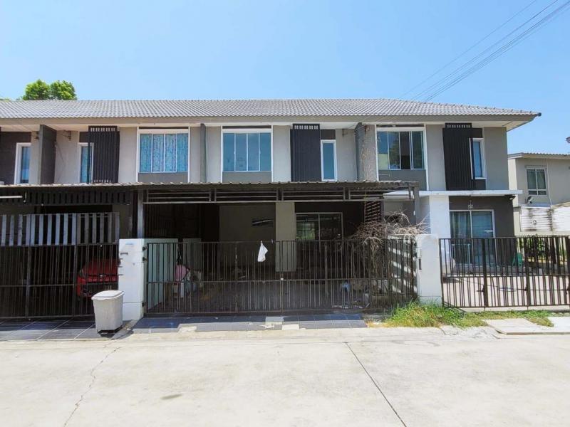  ขาย บ้านเดี่ยว/ทาวน์เฮ้าส์/คอนโด โครงการ ขาย ทาวน์เฮ้าส์ พฤกษาไลท์ ล็อก รัตนาธิเบศร์  ถนน กาญจนาภิเษก ตำบล เสาธงหิน อำเภอ บางใหญ่ นนทบุรี  ราคาโปรโมชั่น   1,873,000    บาท    ลดจาก   2,200,000   บาท ราคาโปรโมชั่นตั้งแต่วันที่  2 มีนาคม - 31 พฤษภาคม 2569  รายละเอียดทรัพย์ -  เนื้อที่ 21.40 ตร.ว.   พื้นที่ใช้สอย 139.65 ตร.ม. -  ที่จอดรถ  -  บ้านหันไปทางทิศ เหนือ  พิกัดทรัพย์ :  https://maps.app.goo.gl/4enmpyB4Kv3QZsZg8   สถานที่ใกล้เคีย�