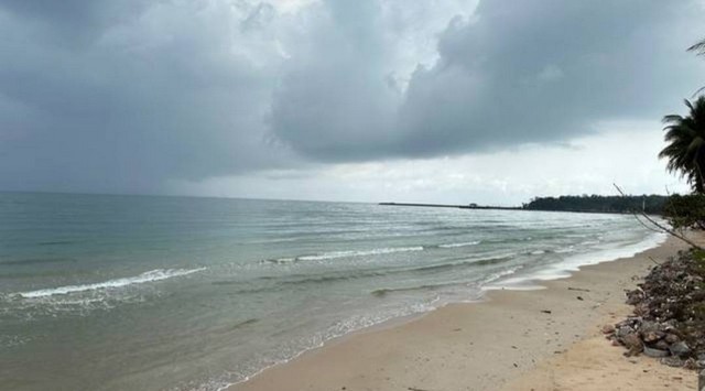 ขายที่ดินติดทะเล หาดสะพลี 119 ตร.วา และ 145 ตร.วา  ราคา 5.9ลบ. และ 7.2 ลบ. ขายรวม 2 แปลง 13 ล้านบาท 264 ตร.วา เช่า 100,000 บาท วางประกัน 3 เดือน ที่ดินริมหาดส่วนตัว ที่ดินติดทะเลหาดสะพลี ถัดไปคือหาดทุ่งวัวแล่น ทะเลสวยน้ำใสสีครามทรายขาว ทิวทัศน์สดชื่นชุ่มฉ่ำเย็นสบาย สวย โดดเด่น สง่า ที่ดินหายาก เหลือไม่กี่แปลงแล้วในแถบนั้น ตรงอ่าวนี้ สโลแกนคือ หาดสวย น้ำใส หนึ่งในสยาม ได้รับการรั�