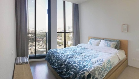 FOR REANT / SELLให้เช่า / ขายNoble Ploenchit - BTS เพลินจิตสามารถเข้าได้ 2 เส้นทาง ถนนเพลินจิต และ ถนน วิทยุ รหัสทรัพย์ : C0171รายละเอียด ห้องขนาด 56 ตร.ม. 1 ห้องนอน 1 ห้องน้ำ ชั้น 26 วิวเมือง ห้องมุมใหญ่แบบแยกห้องนอน เฟอร์นิเจอร์และเครื่องใช้ไฟฟ้าพร้อมเข้าอยู่ สมาร์ททีวี 55 นิ้ว เตาอบ smeg เครื่องซัก + อบผ้า 7/10kg เครื่องล้างจาน ลิฟต์ส่วนตัวอัตราค่าเช่า และ ขาย เช่าระยะ 1 ปี > 52,000 เช่าระยะสั้น > 58,000 ประกั