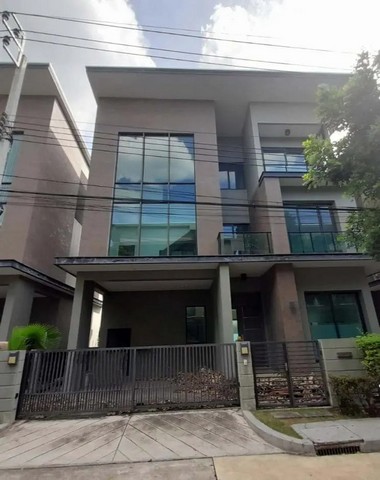   ขาย บ้านเดี่ยว โครงการ SOUL รัชดาภิเษก 68  เขตบางซื่อ กรุงเทพฯ  ถนน รัชดาภิเษก แขวง วงศ์สว่าง เขต บางซื่อ จังหวัด กรุงเทพมหานคร  ราคาโปรโมชั่น  17,874,000    บาท    ลดจาก  19,600,000   บาท ราคาโปรโมชั่นตั้งแต่วันที่  2 มีนาคม - 31 พฤษภาคม 2569  รายละเอียดทรัพย์  -  เนื้อที่ 53.10 ตร.ว.   พื้นที่ใช้สอย 241.50 ตร.ม.  -  3 ห้องนอน 5 ห้องน้ำ   -  บ้านหันไปทางทิศ ตะวันออกเฉียงเหนือ  พิกัดทรัพย์ : https://maps.app.goo.gl/9wchjNPUUv7juBn6A  สถานที่ใ