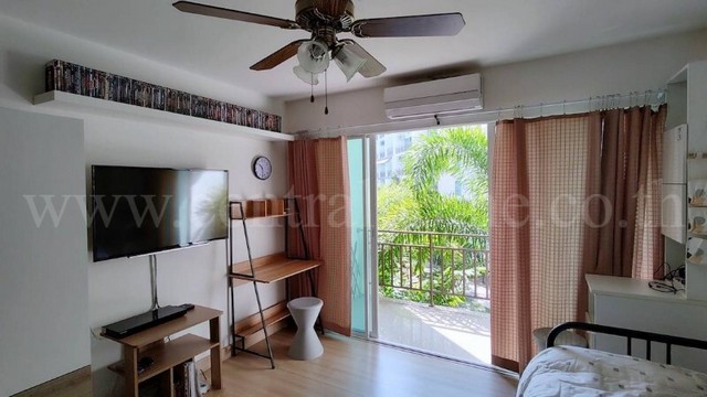 รหัสทรัพย์ : 6954คอนโด เอดี รีสอร์ท ชะอำ-หัวหิน (AD Resort Cha-am) ห้องสวย พร้อมอยู่ ราคาถูกที่ตั้ง : ถนนเพชรเกษม ตำบลชะอำ อำเภอชะอำ จังหวัดเพชรบุรี 76120รายละเอียดทรัพย์-&nbsp;คอนโด Low Rise 8 ชั้น ห้องอยู่ชั้นที่ 3 อาคาร A ขนาดพื้นที่ 25 ตารางเมตร- 1 ห้องนอน, 1 ห้องน้ำ,&nbsp;1 ห้องนั่งเล่น,&nbsp;1 ห้องครัว- แอร์ 1 เครื่อง, เครื่องทำน้ำอุ่น, ทีวี, ไมโครเวฟ-&nbsp;ชั้นวางทีวี, เตียง+ที่นอน 1 ชุด, ตู้เสื้อผ้า, โต๊ะเคร�