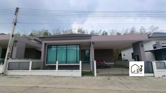  ให้เช่าบ้านเดี่ยว ซอย9 นิคมพัฒนา พร้อมเฟอร์นิเจอร์ครบ ราคาเช่า 15,000/เดือน สัญญา 1 ปีประกัน2เดือน+ค่าเช่าล่วงหน้า1เดือน 2 ห้องนอน2 ห้องน้ำ1 ห้องโถง1 ห้องครัว2 ที่จอดรถ เฟอร์นิเจอร์และเครื่องใช้ไฟฟ้า เตียงนอนพร้อมที่นอน 2 ห้องนอน แอร์ 2 เครื่อง โต๊ะทานข้าว ชุดโซฟาตู้เย็น ทีวีสถานที่ใกล้เคียงใกล้ BYD ใกล้มาบข่าใกล้นิคม cpgc นิคมพัฒนา ซอย 4โลตัสนิคมพัฒนา ตลาดนิคมพัฒนา ปั้�