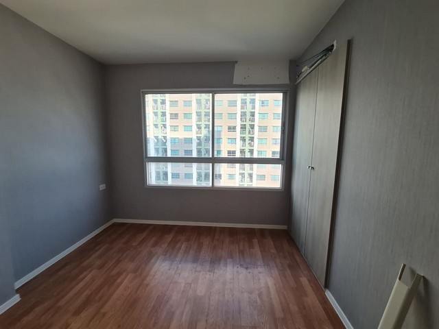  รหัสทรัพย์ (Code ID) :  PTT-26-P00462  ราคา  731,000 บาท (ราคาต่อรองได้) ▸ เนื้อที่  - ตารางวา พื้นที่ใช้สอย 26.07 ตารางเมตร   ▸ - ห้องนอน - ห้องน้ำ    ▸ 1 ที่จอดรถ   คอนโดหันไปทางทิศ   พิกัดทรัพย์ :  https://maps.app.goo.gl/E26ZearJAyTBLDTC8  สถานที่ใกล้เคียง ▸ใกล้บิ๊กซี ซูเปอร์เซ็นเตอร์ ติวานนท์ ▸ใกล้แม็คโคร นครอินทร์ ▸ใกล้โลตัส นครอินทร์ ▸ใกล้MRT ติวานนท์  สอบถามเพิ่มเติม / นัดชม โทร. 097-419-5982(พลอย) โทร. 096-932-4624(ออมสิน) Line : @panaya (มี@ด้านหน้�