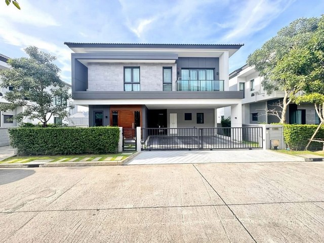 LV53430 ให้เช่า บ้านเดี่ยว เดอะ ซิตี้ บางนา The City Bangna (โครงการใหม่) บ้านเดี่ยวบางนา กม.7 (ทิศใต้) ติด Mega บางนาราคาเช่า : 130,000 บาท/เดือน ที่ตั้ง : ทางคู่ขนาน ถนนบางนา-ตราด ตำบล บางพลีใหญ่ อำเภอบางพลี สมุทรปราการ 10540ชื่อโครงการ : The City บางนา พูลวิลล่ารายละเอียด : - บ้านเดี่ยวบางนา กม 7 (ทิศใต้) - ขนาด 285ตร.ม. - เนื้อที่ดิน 69.30  ตร.ว.- 4 ห้องนอน - 5 ห้องน้ำ  - 3 ที่จอดรถ  - ห้องแม่บ้านต่างหาก- ห้ามเลี้ยงสัต�