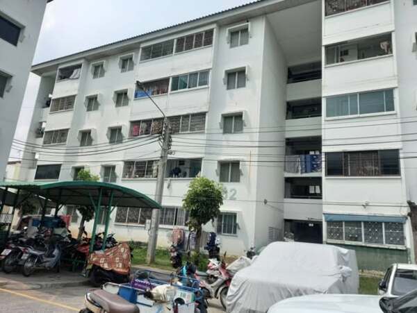 C27997 ห้องชุด บ้านเอื้ออาทรคู้บอน ตึก62 ขนาด31.85ตรม.ชั้น3ราคา630,000บาท ห้องใหม่สะอาดซื้อมาไม่เคยอยู่ บรรยายกาศร่มรื่น บ้านเอื้ออาทร รามอินทรา (คู้บอน) คอนโดมิเนียม บ้านเอื้ออาทร รามอินทรา (คู้บอน) ซอยคู้บอน27 ถนนรามอินทรา ถนนคู้บอน เขตบางเขน กรุงเทพมหานคร เ https://share.google/2NPQyVIjDXJCgL6   จุดเด่นและสิ่งอำนวยความสะดวก ​ทำเลศักยภาพ: ใกล้ รถไฟฟ้าสายสีชมพูเพียง 3 นาที และใกล้ทางด่วน ​สถาน�