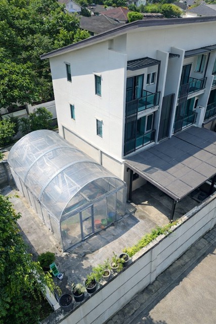 เหมาะอยู่อาศัย หรือโฮมออฟฟิศ ใกล้ MRT ตลาดบางใหญ่ 900 ม.หลังริม ทาวน์โฮมหรู 3 นอน 3 น้ำ เซ็นทรัล เวสเกต 900 ม. รัตนาธิเบศร์   29 ตร.ว. 350 ตร.ม.24,998B-M.ขาย 4.49 ลบ.ทำเลใรถไฟฟ้า ทางด่วน และแหล่งไลฟ์สไตล์สำคัญของบางบัวทองnear MRT Talat Bang Yai 900 m. on Rattanathibet Road Luxury 3 bed near Central Westgate 900 m 3 bath townhome  Corner unit with spacious 29sq.wa. 350sq.m. plot 24,998B-M Selling for 4.49million baht. Suitable for residence or home office Convenient location  MRT expressway and major lifestyle amenities in Bang Bua Thongถ.รัตนาธิเบศร์ บางกรวย-ไทรน้อย ตำบลบางรักใหญ่ อำเภ�