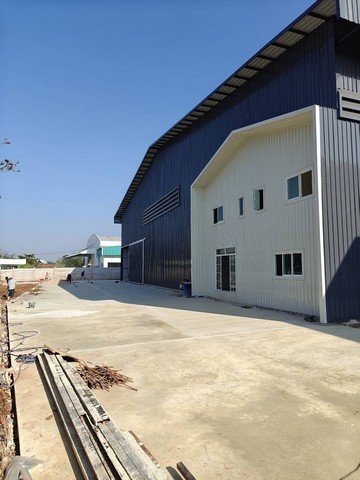 RKJ371ให้เช่าโกดังพร้อมออฟฟิศ ย่าน บางโทรัด สมุทรสาครรถเทเลอร์ รถพ่วง เข้าออกสะดวก พื้นที่สีม่วง 100% ขอ.ใบอนุญาต รง.4 ได้พื้นที่ใช้สอย -พื้นที่ 2,000 ตรม.   กว้าง 42เมตร  ลึก 48 เมตร จั่วตรงกลางสูง 13 เมตร ด้านข้าง สูง 9 เมตร ติดต่อAgent : คุณเจี๊ยบ092-851-6969ID Line :keti2522ราคาเช่า 180,000 บาทต่อเดือน(ราคารวม ภาษีที่ดินและสิ่งปลูกสร้างแล้ว )ประกัน 3 เดือน ล่วงหน้า 1เดือน สัญญาขั้นต่ำ 3 ปี ตำบล บางโทรัด อ�