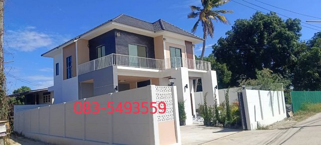 #ขายบ้านเดี่ยว 2ชั้น บ้านเพดานสูง ฟังก์ชั่นเด่น หน้ากว้าง-ชอบผ่อนต่ำ สินเชื่อเงินเหลือ จะชอบโปรไหน เลือกเองได้เลย กับโครงการบ้านมั่นคงทรัพย์#เนื้อที่ 80 ตร.ว. พื้นที่ใช้สอย 220 ตร.ม.-สไตล์แคนเทมโพรารี่-ใก้ล รร.อ่างทองปัทมโรจน์ 200 ม.-วัสดุอย่างดี ตบแต่งสวย พร้อมเข้าอยู่-อยู่ในแหล่งชุมชน ใกล้ตลาดอ่างทอง 3 กม.-ใกล้ห้างLotus , Big C , Global House 1.5 กม.-ใกล้ถนนสายเอเซีย ขึ้นเหนือหรือเข้