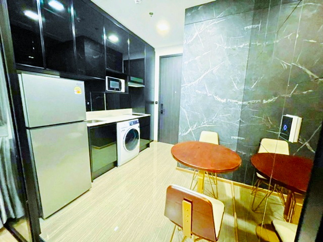 คอนโด โนเบิล อราวน์ อารีย์ 1นอน 1น้ำ ใกล้BTS อารีย์140ม.  27ตร.ม. 23,998 B-M.อาคาร Low Rise ชั้น 4 ทิศใต้ ห้องตกแต่งพร้อมอยู่ ใกล้สำนักงาน Vanit Place ทำเลศักยภาพย่านอารีย์ ใกล้รถไฟฟ้า ร้านอาหาร รพ.พญาไท 2 1.6 กม.และแหล่งไลฟ์สไตล์ เชื่อมต่อถนนหลักหลายสายcondo Noble Around Ari  1 bed 1 bath near BTS Ari 140m. 27sq.m. 23,998B-M. Low rise building 4th floor south facing fully furnished Near Vanit Place offices Prime location in Ari close to BTS restaurants Phya Thai 2 Hospital 1.6 km. and lifestyle amenities connected to several main roadsถ.พหลโยธิน วิภาวดีรังสิต ประดิพัทธ์ 