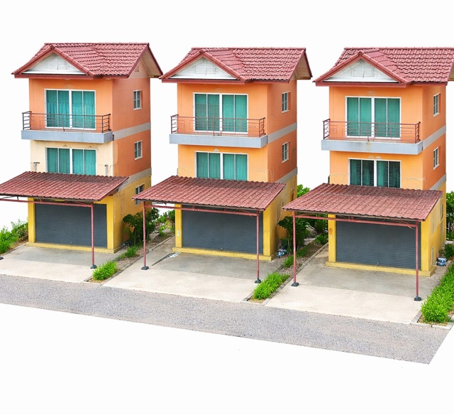 ราษฏร์อุทิศ ประชาร่วมใจ อาคารพาณิชย์  3 ชั้นฟังก์ชัน  3 นอน 3 น้ำ ใกล้สวนน้ำหนองจอก 900 ม. พื้นที่ใช้สอย 20 ตร.ว. 240 ตร.ม. จอดรถ 2 คัน 11,999 B-M. ทำเลถนนมิตรไมตรี หนองจอก เหมาะอยู่อาศัย หรือโฮมออฟฟิศ ใกล้ตลาดหนองจอก 1.6 กม.โรงเรียน และศูนย์การค้า เดินทางสะดวก  เชื่อมต่อถนนหลักหลายสายRatsadorn Uthit Pracha Ruamjai 3story Commercial building 3bed 3bath  NongChok WaterPark 900m. 20sq.wa. 240sq.m. 2parking spaces Rent 11,999 B-M. Located on Mit Maitri Road NongChok Suitable for residence or home office Close to NongChok market 1.6 km. schools and shoppin