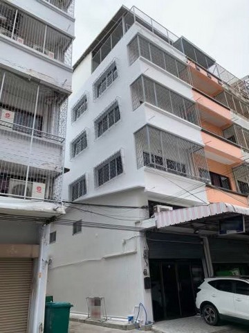 รหัสC7086 ให้เช่าอาคารพาณิชย์ 5ชั้น ย่านถนนเจริญราษฎร์ซอย3 ใกล้ถนนสาทร ถนนสีลม ถนนจันทน์**ให้เช่า**ราคาเช่า 39,000 บาท/เดือน (สัญญา 1-2 ปี)ราคาเช่า 35,000 บาท/เดือน (สัญญา 3 ปี)สนใจติดต่อโทร : 095-823 9789 คิทLine id : candy.456Line Add Friend : https://line.me/ti/p/rHhjrvhm_zโทร : 091-782 8924 ต้นLine : seng.456Line Add Friend : https://line.me/ti/p/iHsUxP2IlTอาคารพาณิชย์ 5ชั้น ย่านถนนเจริญราษฎร์ซอย3 ใกล้ถนนสาทร ถนนสีลม ถนนจันทน์เนื้อที่ 14 ตารางวาพื้นที่ใช้สอย 252 ตารางเมตร5 ห้องน�