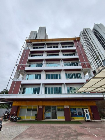 รหัสC7085 ขาย ให้เช่า อาคาร 6 ชั้น น่านถนนบางนาตราด ทำเลดี เหมาะทำธุรกิจ**ให้เช่า/ขาย**ราคาขาย 70,000,000 บาท (เจ็ดสิบล้านบาท)ราคาเช่า 400,000 บาท/เดือนสนใจติดต่อโทร : 095-823 9789 คิทLine id : candy.456Line Add Friend : https://line.me/ti/p/rHhjrvhm_zโทร : 091-782 8924 ต้นLine : seng.456Line Add Friend : https://line.me/ti/p/iHsUxP2IlTอาคาร 6 ชั้น น่านถนนบางนาตราด ทำเลดี เหมาะทำธุรกิจพื้นที่ใช้สอยรวมประมาณ 1,800 ตารางเมตรพื้นที่ใช้สอย ชั้นละประมาณ 300 ตารางเมตรมีที่จอดรถส่วนตัว 10 �