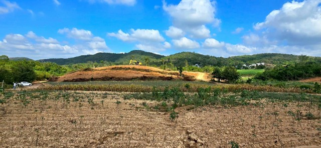 ที่ดินวิวเขา ปากช่องโคราช สูงกว่าน้ำทะเล480ม. โครงการติดถนนลาดยาง เริ่ม200ตรว. o86-3ol-6l6lที่ดินบนเนิน วิวเขาลอบ มีแหล่งน้ำ  เหนือน้ำทะเล480 เมตร   ติดถนนลาดยางหลัก ถนนโครงการ8ม. รั้วคาวบอย โฉนดครุฑแดง   ไฟฟ้าประปาพิกัด   ขนงพระ ปากช่อง เขาใหญ่• เริ่มต้น 200 ตร.วา @• เพียง 8,500 บาท / ตร.วา = 1,700,000บาทมีหลายแปลง สอบถาม/นัดเยี่ยมชม T.วรุณรัตน์ 086-301-6161   o86-3ol-6l6lจุดเด่น*ทำเลเนินเขาโดดเด่น เป็นเอกล�