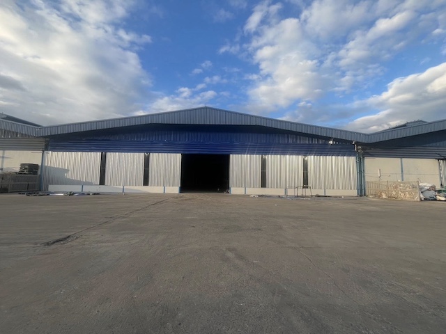 BST1051 ให้เช่าโรงงาน 3,500 ตร.ม บ้านบึง มาบไผ่ ชลบุรี ขอใบอนุญาต รง. ได้ พื้นที่อุตสาหกรรม เหมาะสำหรับโรงงานและคลังสินค้าติดต่อAgent คุณบัวโทร 0936464597Line Bua093100 บาทต่อ ตารางเมตร (สามารถต่อรองได้)/เดือนรายละเอียดทรัพย์โรงงานให้เช่าขนาดใหญ่ ตั้งอยู่ในทำเลอุตสาหกรรมย่านบ้านบึง ตำบลมาบไผ่ จังหวัดชลบุรี พื้นที่ผังเมืองสีเหลือง สามารถขอใบอนุญาต รง. ได้ เหมาะสำหรับโรงงานผลิตสิ�