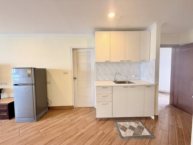 AOM 2598จอมเทียน พลาซ่า คอนโดเทล ที่ตั้ง: ถนนจอมเทียนราคา: 2,780,000 บาท  สตูดิโอ |  1 ห้องน้ำ ชั้น 19 |  วิวทะเล ขนาด: 53 ตร.ม. เฟอร์นิเจอร์ครบครัน ชื่อต่างชาติ ค่าโอนกรรมสิทธิ์: 50/50Jomtien Plaza Condotel Location: Jomtien RoadPrice: 2,780,000 THB  Studio |  1 Bathrooms 19th floor |  Sea View Size : 53 Sqm. Fully furnished Foreign Name Transfer fee : 50/50ติดต่อขอรูปและรายละเอียดเพิ่มเติม  สนใจนัดชมสถานที่จริงContact  TEL/LINE คุณต๋อม 081-925-2443          TEL/LINE คุณต๋อย 086-542-7078อสังหาริมทรัพย์ ยินดีรับฝากขาย-เช่า อสังหา�