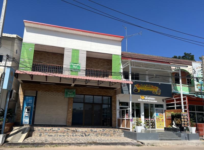 ขายที่ดิน 50 ตารางวา  ตำบลหนองพอก อำเภอหนองพอก จังหวัดร้อยเอ็ดที่ตั้ง : ตำบลหนองพอก อำเภอหนองพอก จังหวัดร้อยเอ็ดhttps://maps.app.goo.gl/horiDyLAkgMv97hj9ขนาดพื้นที่ :  50 ตารางวารายละเอียดอาคารพาณิชย์ 2 คูหา 2 คูหา กว้าง 9 เมตร ยาว 23 เมตรติดทางหลวงสายเมยวดี-หนองพอกเหมาะกับ กิจการค้าขายทุกประเภทโฉนดที่ดิน 2 แปลง ติดกับตลาดสดอำเภอหนองพอก เหมาะกับทุกกิจการ โดยเฉพาะคลีนิคแพทย์ , สำนักงานเงิน�