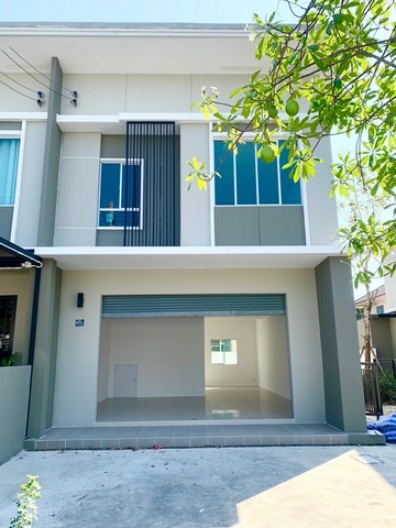 ขาย หมู่บ้าน พฤกษาวิลล์ 91/8ที่ตั้ง : 16/35 หมู่ 4 ต. ศาลายา อ.พุทธมณฑล จ.นครปฐมรหัสทรัพย์ SSS-240011รายละเอียดบ้าน- เนื้อที่ 32.4 ตร.ว.- พื้นที่ใช้สอย 132 ตร.ม.- แบบบ้าน 3 ห้องนอน  2 ห้องน้ำ- ถนนหน้าบ้าน กว้าง 16 เมตร- หน้าบ้าน ทิศ ตะวันตก- สามารถจอดได้หลายคันสถานที่ใกล้เคียง- อบต. ศาลายา- เซ็นทรัลศาลายา- มหาวิทยาลัยมหิดล- ตลาดกิเลน- สวนพุทธมณฑลแผนที่ :  https://maps.app.goo.gl/YPRc9i5eQTxioLGX6 ราคาขาย 3,150,000 (ต่อรองได้)สนใ