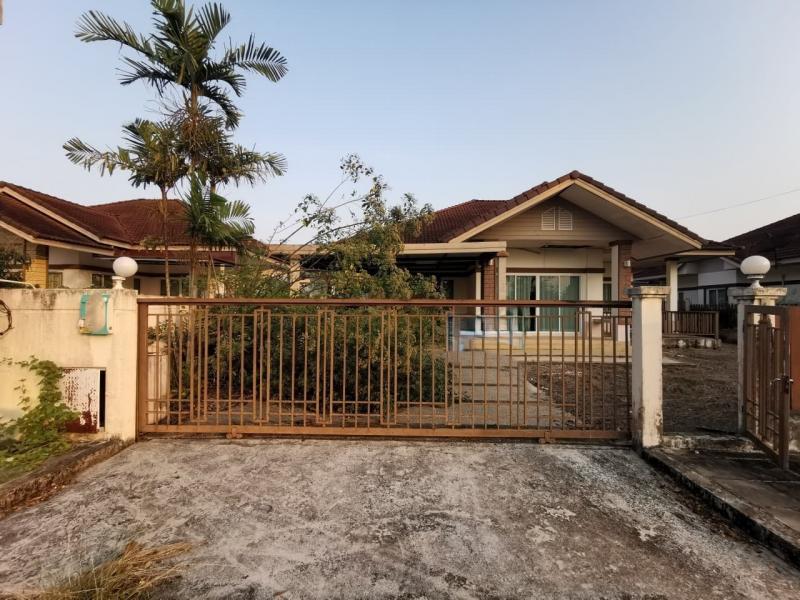  ขาย บ้านเดี่ยว/ทาวน์เฮ้าส์/คอนโด โครงการ  ขาย บ้านเดี่ยว สอยดาว กรีน เม้าท์เท็น จันทบุรี  ถนน จันทบุรี-สระแก้ว (ทล.317) ตำบล ทรายขาว อำเภอ สอยดาว จังหวัด จันทบุรี  ราคาโปรโมชั่น  1,756,000    บาท    ลดจาก  2,618,000    บาท ราคาโปรโมชั่นตั้งแต่วันที่  2 มีนาคม - 31 พฤษภาคม 2569  รายละเอียดทรัพย์ -  เนื้อที่ 112.50 ตร.ว.   พื้นที่ใช้สอย 144.00 ตร.ม. -  บ้านหันไปทางทิศ ใต้  พิกัดทรัพย์ :  https://maps.app.goo.gl/U2su5VcnwQ16Bboo7  สถานที่ใก�