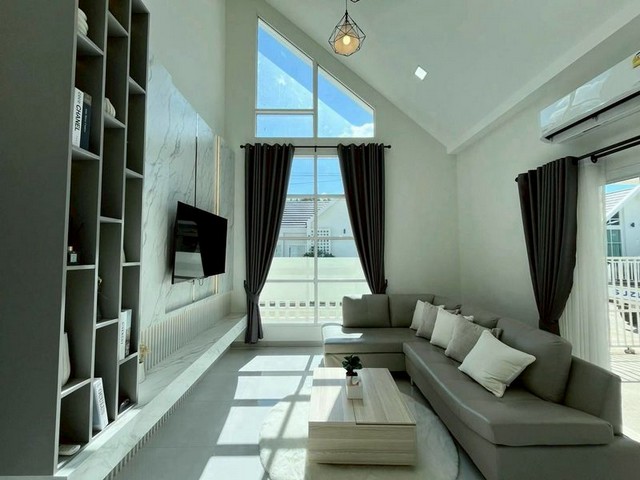 ให้เช่า 70,000 บาท/เดือน ขายเพียง ​​5.39 ล้าน พูลวิลล่าหรู #โซนสันทราย บ้านขนาดใหญ่ #เฟอร์นิเจอร์บิ้วอินทั้งหลัง พร้อมเข้าอยู่ รีบติดต่อก่อนหลุดมือ!เนื้อที่ดิน: 91 ตารางวา3 ห้องนอน 3 ห้องน้ำ1 ห้องครัว1 ห้องรับแขก2 ที่จอดรถขนาดสระว่ายน้ำ: 3 x 6 เมตรสถานที่ใกล้เคียง:โรงพยาบาลสันทราย 5 กม.มหาวิทยาลัยแม่โจ้ 7 กม.รวมโชคพลาซ่า 14 กม.ราคาพิเศษเพียง 5.39 ล้านบาทอยากได้อสังหาโซนไหน สอบถ