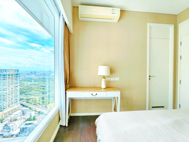 ใกล้MRTพหลโยธิน 250 ม.ยูเนี่ยนมอลล์ 300 ม.อาคาร B 55ตร.ม. คอนโดเดอะ เซนต์ เรสิเดนเซส ห้องมุม ชั้น 38 2 นอน 2 น้ำ 31,998B-M.วิวเมือง และวิวสวน ทำเลห้าแยกลาดพร้าว ใกล้เซ็นทรัล ลาดพร้าว 450 ม.สวนจตุจักร และรถไฟฟ้าหลายสายnear MRT Phahonyothin 250m. and Union Mall 300 m. The Saint Residences corner unit 2-bed 2-bath condo  on the 38th fl. Building B Usable area 55sq.m. 31,998 THB per month City and garden view Located at Lat Phrao Intersection near Central Lat Phrao 450 m. Chatuchak Park and multiple BTS lines in Bangkokถ.วิภาวดีรังสิต แขวงจอมพล เขตจตุจักร กรุงเทพฯคอนโด เดอะ เ�