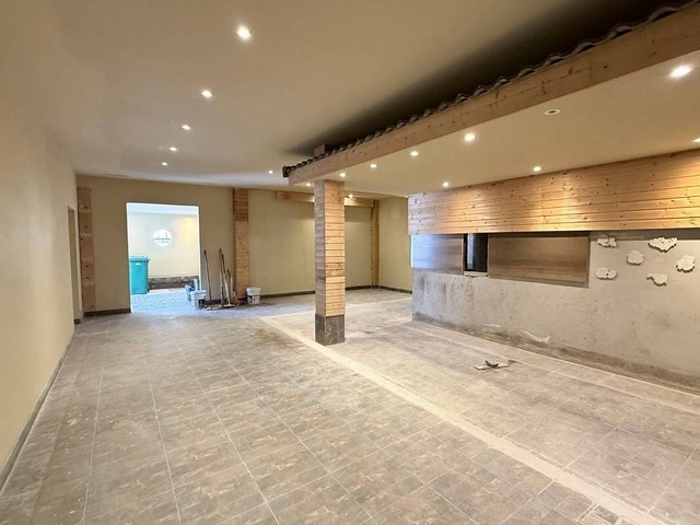 RHT2540ให้เช่า โฮมออฟฟิศ 2หลัง  ย่าน อินทามระ สะพานควาย บ้านเดี่ยว 2ชั้น  เนื้อที่ 307 ตารางวา พื้นที่ 500 ตารางเมตร ใกล้ BTS สะพานควายเนื้อที่ 307 ตารางวา  มีบ้าน 2 หลัง รั้วติดกัน (มีประตูทะลุ) contact : คุณเจี๊ยบ 092-851-6969Line : Keti2522ค่าเช่า : 120,000 บาท/เดือน สัญญาขั้นต่ำ 3 ปี ล่วงหน้า 1 เดือน มัดจำ 4 เดือน ที่ตั้ง ซอย อินทามาระ 3 แขวง สามเสนใน เขตพญาไท กรุงเทพ 10400เหมาะสำหรับ: ออฟฟิศ, คลินิกเฉพาะทาง ,สตูดิ�