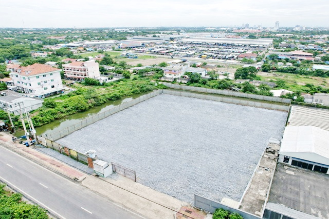 ขนาดที่ดิน 7ไร่ 2800ตร.ว. 11200 ตร.ม. ลำลูกกา คลอง4 ปทุมธานี ราคาดีที่สุดในย่านนี้ ที่ดินถมแล้วให้เช่า ติดถนนใหญ่ 4 เลน ใกล้ ตลาดเอซี ลำลูกกา คลอง4 450 ม. หน้ากว้าง 75 เมตร   ทำเลศักยภาพ เหมาะพัฒนาโครงการ คลังสินค้า โชว์รูม หรือธุรกิจขนาดใหญ่ 149,999-199,999 บาท ต่อเดือนon 4 lane main road near AC Market LamLukKa Khlong4 only 450m with wide frontage 75m land size 7rai 2800 sq.wah 11200 sq.m best value Filled land for rent  LamLukKa Khlong4 Pathum Thani  location suitable for project development warehouse showroom logistics center or large business 149,999-199,999 baht per month ถนน�