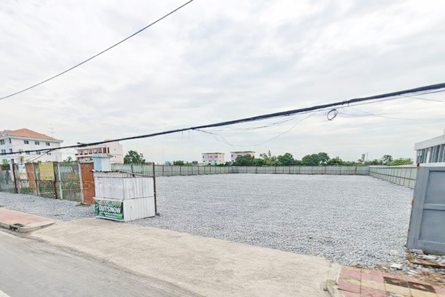 ราคาดีที่สุดในย่านนี้ ที่ดินถมแล้วให้เช่า ติดถนนใหญ่ 4 เลน ใกล้ ตลาดเอซี ลำลูกกา คลอง4 450 ม. หน้ากว้าง 75 เมตร  ขนาดที่ดิน 7 ไร่ 2800 ตร.ว. 11200 ตร.ม. ลำลูกกา คลอง 4 ปทุมธานี  ทำเลศักยภาพ เหมาะพัฒนาโครงการ คลังสินค้า โชว์รูม หรือธุรกิจขนาดใหญ่ 149,999-199,999 บาท ต่อเดือนbest value Filled land for rent on 4 lane main road near AC Market LamLukKa Khlong4 only 450m with wide frontage 75 m land size 7 rai 2800 sq.wah 11200 sq.m LamLukKa Khlong4 Pathum Thani  location suitable for project development warehouse showroom logistics center or large business 149,999-199,999 baht per month ถน�