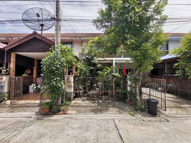   ขาย บ้านเดี่ยว/ทาวน์เฮ้าส์/คอนโด โครงการ บาหลี บีช วิลล่า ฉะเชิงเทรา ถนน เทพราช-ลาดกระบัง (ฉช.3001) ตำบล คลองหลวงแพ่ง อำเภอ เมืองฉะเชิงเทรา จังหวัด ฉะเชิงเทรา  ราคาโปรโมชั่น   1,441,000   บาท    ลดจาก   1,782,000   บาท ราคาโปรโมชั่นตั้งแต่วันที่  2 มีนาคม - 31 พฤษภาคม 2569  รายละเอียดทรัพย์ -  เนื้อที่ 18.00 ตร.ว. พื้นที่ใช้สอย 100.00 ตร.ม.  -  บ้านหันไปทางทิศ ตะวันออกเฉียงเหนือ  พิกัดทรัพย์ : https://maps.app.goo.gl/9cWZRVydjvj