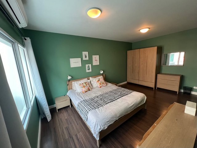 RTJ2199ให้เช่าทาวโฮม3ชั้น โครงการ ทาวน์ อเวนิว ศรีนครินทร์ ซอย อ่อนนุช68  ใกล้ซีคอนสแควร์ ใกล้ สถานีรถไฟฟ้าสถานีศรีนุชและ BTS อ่อนนุช,อุดมสุขเนื้อที่ 22 ตร.ว.พื้นที่ใช้สอย  200 ตารางเมตร 3 ห้องนอน · 4  ห้องน้ำ 2ที่จอดรถสนใจติดต่อคุณเจี๊ยบ092-851-6969Line:keti2522ราคาเช่า 42,500/เดือน รวมค่าส่วนกลางแล้ว มัดจำ2 เดือน ล่วงหน้า1เดือน แขวงสวนหลวง เขตสวนหลวง กรุงเทพมหานคร 102503 bedrooms, 3.5 bathroomsFully furnishedWashing machineสิ่งอ�