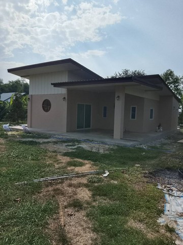 #ขายบ้านพร้อมที่ดินและสวนทุเรียนหมอนทอง อำเภอเมือง จังหวัดชัยนาท เนื้อที่ 1 ไร่ 97 ตารางวา#รายละเอียดและที่ตั้งทรัพย์-ที่ดินขนาด 1 ไร่ 97 ตารางวา-พร้อมบ้านเดี่ยวชั้นเดียว สร้างใหม่ จำนวน 2 ห้องนอน 2 ห้องน้ำ-มีต้นทุเรียนหมอนทองปลูกรอบบ้านประมาณ 40 ต้น อายุประมาณ 2 ปีกว่า และต้นมะม่วง 10 ต้น-ตั้งอยู่ตำบลนางลือ อำเภอเมืองชัยนาท จังหวัดชัยนาท-ที่ดินติดถนนลาดยางในซอย 2