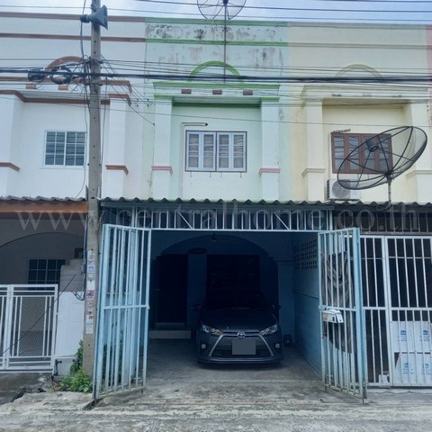 รหัสทรัพย์&nbsp; N0497ทาวน์เฮ้าส์ หมู่บ้านศรีประจักษ์ คลอง 2 ธัญบุรี ซอยรังสิต - นครนายก 47ที่ตั้ง : ถนนรังสิต-นครนายก ซอย 47 ตำบลประชาธิปัตย์ อำเภอธัญบุรี จังหวัดปทุมธานี 12120รายละเอียดทรัพย์&nbsp;- ทาวน์เฮ้าส์ 2 ชั้น เนื้อที่ 16.7 ตารางวา&nbsp;พื้นที่ใช้สอย 90 ตารางเมตร- 2 ห้องนอน,&nbsp;2&nbsp;ห้องน้ำ, 1 ห้องนั่งเล่น, 1 ห้องครัว, 1 ที่จอดรถ-&nbsp;พื้นชั้นบนปาร์เก้, พื้นชั้นล่างกระเบื้อง-&nbsp;ต่อเติมครัว