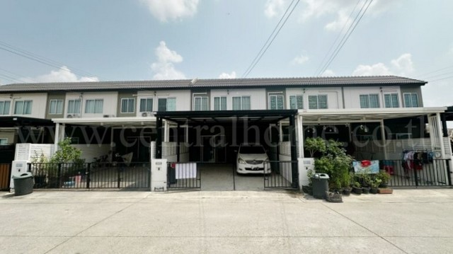 รหัสทรัพย์ : N0797ทาวน์โฮม บ้านพฤกษา รังสิต - คลอง 7 บ้านสภาพใหม่ ต่อเติมแล้วที่ตั้ง :&nbsp;ถนนรังสิต-นครนายก ตำบลลำผักกูด อำเภอธัญบุรี จังหวัดปทุมธานี 12110รายละเอียดทรัพย์&nbsp;- ทาวน์โฮม 2 ชั้น เนื้อที่ 22.8&nbsp;ตารางวา พื้นที่ใช้สอย 95 ตารางเมตร&nbsp;หน้ากว้าง 5.7 เมตร- 3 ห้องนอน, 2 ห้องน้ำ, 1&nbsp;ห้องครัว, 1&nbsp;ห้องรับแขก, ที่จอดรถ 2&nbsp;คัน&nbsp;- แอร์ 1&nbsp;เครื่อง, ปั๊มน้ำ+แท้งค์น้ำ 1 ชุด- ต่อเติมหลังคาหน�