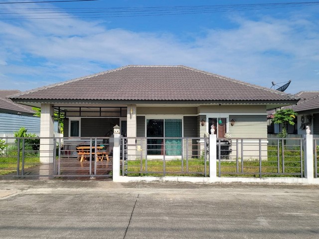  รหัสทรัพย์ (Code ID) :  PTT-26-B13560  ราคา  3,090,000 บาท (ราคาต่อรองได้) ▸ เนื้อที่  58 ตารางวา พื้นที่ใช้สอย 97.50 ตารางเมตร   ▸ - ห้องนอน - ห้องน้ำ    ▸ 1 ที่จอดรถ   บ้านเดี่ยวหันไปทางทิศ   พิกัดทรัพย์ :  https://maps.app.goo.gl/7FZDgtEoCT2NJiev7  สถานที่ใกล้เคียง ▸ใกล้บิ๊กซี เพลส ฉะเชิงเทรา ▸ใกล้โรบินสัน ไลฟ์สไตล์ ฉะเชิงเทรา ▸ใกล้โรงพยาบาลเกษมราษฎร์ ฉะเชิงเทรา ▸ใกล้สถานีขนส่งผู้โดยสารจังหวัดฉะเชิงเทรา  สอบถามเพิ่มเติ�