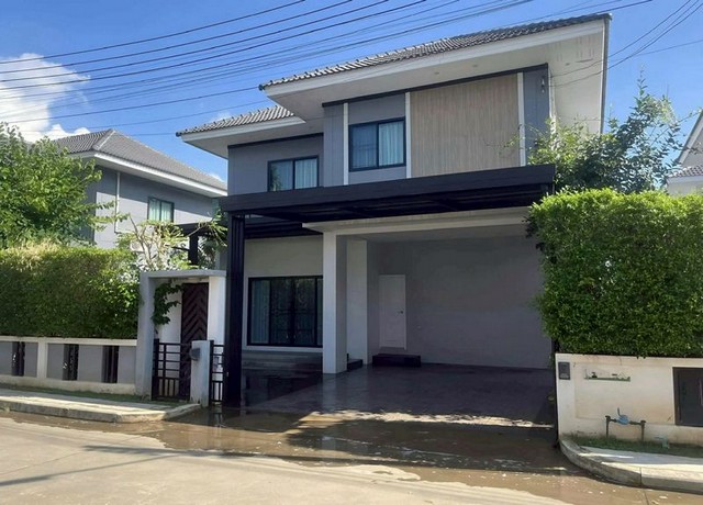 ให้เช่า 30,000 บาท/เดือน #เอเรสม่า วิลล่า #บ้านแหวน #หางดง บ้านเดี่ยว 2 ชั้น #เฟอร์นิเจอร์ครบ พร้อมเข้าอยู่ #น้ำไม่ท่วม #ใกล้กาดฝรั่ง #ใกล้สนามบิน #ใกล้รรSBSรายละเอียดบ้านขนาดที่ดิน 60 ตร.วา พื้นที่ใช้สอย 182 ตร.ม.3 ห้องนอน 3 ห้องน้ำห้องนั่งเล่นกว้างห้องครัวสนามหญ้ารอบบ้านที่จอดรถ 2 คันแอร์ทั้งหลัง / ตู้เย็น / เครื่องซักผ้า / ไมโครเวฟ / เครื่องทำน้ำอุ่นเตียง 6 ฟุต เฟอร์นิเจอร์ห�