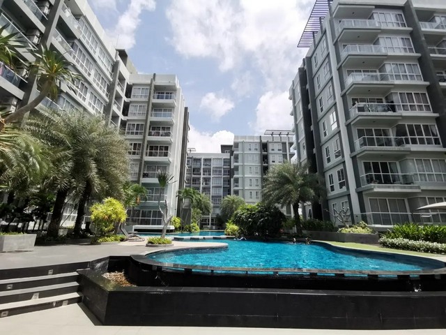   ขาย บ้านเดี่ยว/ทาวน์เฮ้าส์/คอนโด โครงการ ดิอัลทิเมท ซีซั่น ปาร์ค  เชิงเนิน  ถนน/ซอย ตำบล อำเภอ จังหวัด  ราคาโปรโมชั่น   1,383,000   บาท    ลดจาก   2,110,000   บาท ราคาโปรโมชั่นตั้งแต่วันที่  2 มีนาคม - 31 พฤษภาคม 2569  รายละเอียดทรัพย์ -พื้นที่ใช้สอย 38.30 ตร.ม.  พิกัดทรัพย์ : https://maps.app.goo.gl/FsaajcQjYCHGuBBTA  สถานที่ใกล้เคียง   -  เซ็นทรัล ระยอง 0.90 กม. -  แม็คโคร ระยอง 1.80 กม. -  ตลาดสดสตาร์ ระยอง 2.20 กม. -  โรงพยาบาลจุฬารัตน์ระ