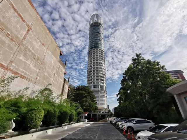   ขาย บ้านเดี่ยว/ทาวน์เฮ้าส์/คอนโด โครงการ  แบงค์คอก ฮอไรซอน รามคำแหง ถนน รามคำแหง แขวง หัวหมาก เขต บางกะปิ จังหวัด กรุงเทพมหานคร  ราคาโปรโมชั่น  1,390,000    บาท    ลดจาก   1,900,000   บาท ราคาโปรโมชั่นตั้งแต่วันที่  2 มีนาคม - 31 พฤษภาคม 2569  รายละเอียดทรัพย์ -พื้นที่ใช้สอย 31.14 ตร.ม.  พิกัดทรัพย์ : https://maps.app.goo.gl/ePUvcVAMskherN1L8  สถานที่ใกล้เคียง   -  เดอะมอลล์ บางกะปิ 1.10 กม. -  ตลาดบางกะปิ 2.00 กม. - โรงพยาบาลเวชธานี 