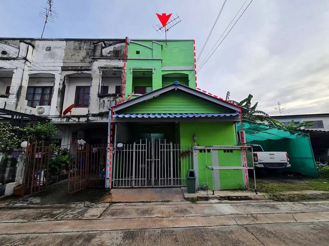   ขาย บ้านเดี่ยว/ทาวน์เฮ้าส์/คอนโด โครงการ  ทาวน์เฮ้าส์ พิชาดา บางบัวทองถนน บ้านกล้วย-ไทรน้อย ตำบล พิมลราช อำเภอ บางบัวทอง จังหวัด นนทบุรี  ราคาโปรโมชั่น  1,354,000    บาท    ลดจาก   1,650,000   บาท ราคาโปรโมชั่นตั้งแต่วันที่  2 มีนาคม - 31 พฤษภาคม 2569  รายละเอียดทรัพย์ -  เนื้อที่  18.80 ตร.ว.  พื้นที่ใช้สอย 88.00 ตร.ม.  พิกัดทรัพย์ : https://maps.app.goo.gl/v9q1BbMAAs1z66ii7  สถานที่ใกล้เคียง   -  แม็คโคร สาขาบางบัวทอง 2.40 กม. -  ตลาด