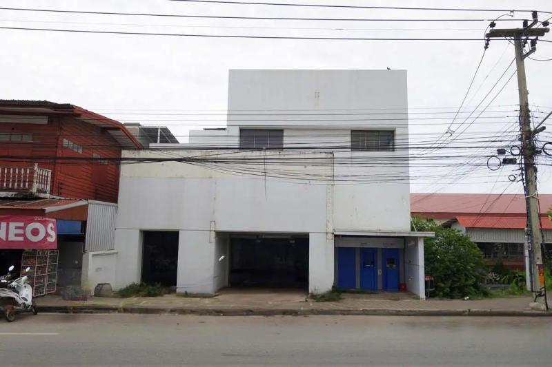    ขาย สำนักงาน บ้านด่านลานหอย จังหวัดสุโขทัย ราคาโปรโมชั่น ลดพิเศษ  ถนน จรดวิถีถ่อง (ทล.12) ตำบล ลานหอย อำเภอ บ้านด่านลานหอย จังหวัด สุโขทัย  ราคาโปรโมชั่น  12,396,000   บาท    ลดจาก  15,023,000  บาท ราคาโปรโมชั่นตั้งแต่วันที่  2 มีนาคม - 31 พฤษภาคม 2569  รายละเอียดทรัพย์ -  เนื้อที่ 275.70 ตร.ว.   พื้นที่ใช้สอย 754.80 ตร.ม. -  บ้านหันไปทางทิศ ใต้  พิกัดทรัพย์ : https://maps.app.goo.gl/LQbMnCsB4fF2YAh69  สถานที่ใกล้เคียง   -  โรงพยาบาลบ�