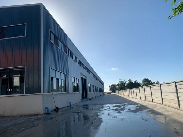 #ให้เช่าโกดังนิคมพัฒนาระยอง#โกดังใหม่ให้เช่า ขนาด 4261 และ 6448 ตารางเมตร♒พื้นที่สีม่วงลาย ????อ. นิคมพัฒนา จ.ระยอง✅เงื่อนไขการเช่า:     •ค่าเช่า 150 บาท/ตรม.     •ประกัน 3 เดือน     •ล่วงหน้า 1 เดือน✅รายละเอียดทรัพย์:????มี 10 โกดัง✓โรง 1- 4  มีขนาด 6448 ตารางเมตร✓โรง 5-10 มีขนาด 4261 ตารางเมตร????ไฟฟ้า 630 -1,250 kva????ถนนกว้าง 10-12 เมตร????ห่าง WHA36 BYD 1 km????ห่างจากท่าเรือแหลมฉบัง 52 กม.____________________________สนใจติดต่อ/ชม☎️081-459-0982 ลฎา