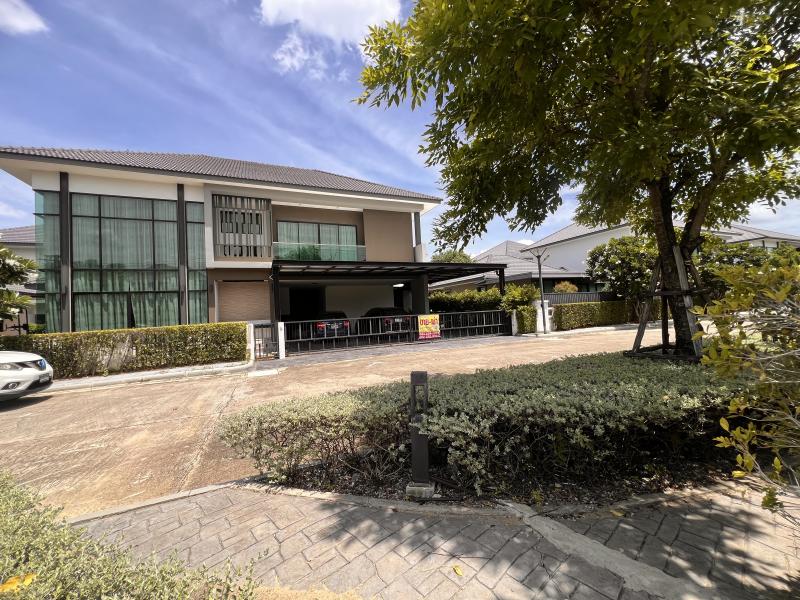 ขายบ้านเดี่ยว 2 ชั้นตกแต่งพร้อมอยู่   “บ้านเดี่ยวทั้งโครงการ บีมอตโต้ — เชื่อมต่อทุกไลฟ์สไตล์ บนทำเลศักยภาพ ใกล้พระราม 2 และด่วนกาญจนาฯ”ขนาด 154.4 ตร.วา • พื้นที่ใช้สอย  380 ตร.ม.-  พัฒนาโครงการโดย บริษัท ชนันธร ดีเวลลอปเม้นท์ กรุ๊ป จำกัด -  ค่าส่วนกลางประมาณ 6,160 บาท/เดือน-  ปีที่สร้างเสร็จ  2563-  มีบ้านเพียง 92 ยูนิต-  แบบบ้าน  Beyond -  บ้านหันทางทิศตะวันตกเฉียงใต้รายละอียดชั้น 1- 1 ห